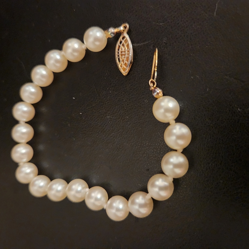 3 for $10 pearl bracelet